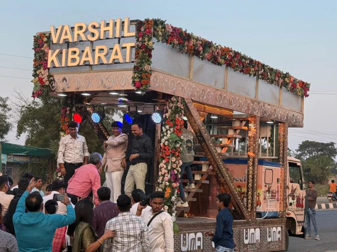 Baraat on Wheel wedding procession in Ahmedabad by Event 1O1