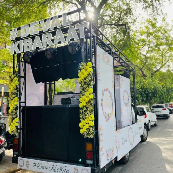 Baraat on wheel decorated vehicle Ahmedabad