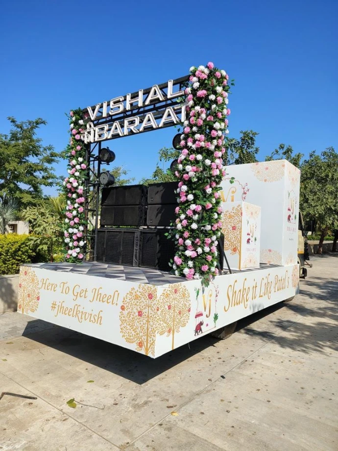 Baraat on Wheel wedding procession in Ahmedabad by Event 1O1