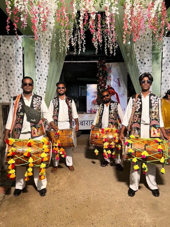 Punjabi Dholi and Safa tying for wedding in Ahmedabad by Event 1O1