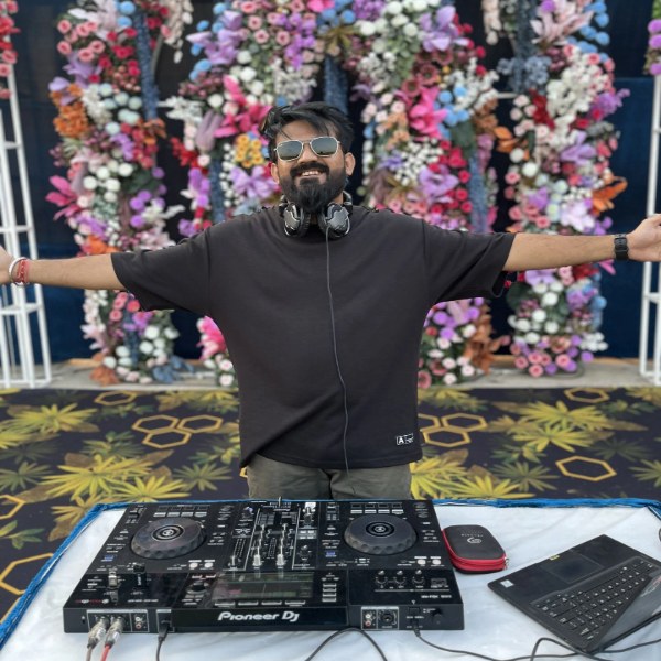 DJ Nikhil Ahmedabad — best wedding DJ with 16+ years experience | Event 1O1